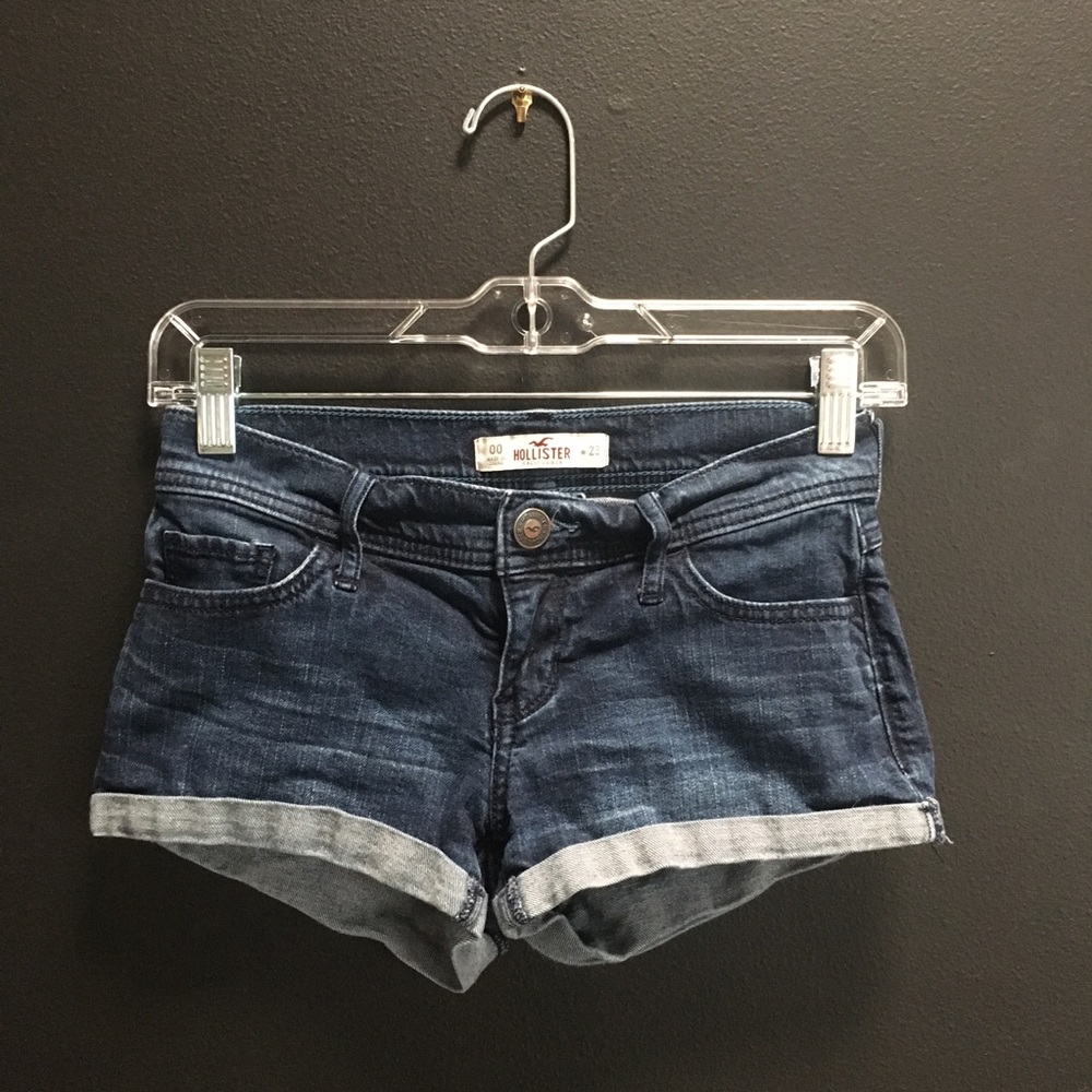 dark wash hollister jean shorts